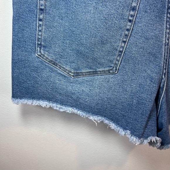 Good American Good Curve High Waisted Jean Shorts Blue Distressed Stretch  Sz 15 - Picture 5 of 11